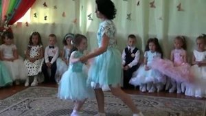 Танец на выпускной в садике песня Мама и дочка!!!