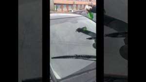 Mazda6 gg переклейка линзы датчика дождя (дд дс) с помощью силиконового стекольного герметика.