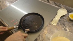 ЕСЛИ У ВАС СЕДЬМОЙ БЛИН КОМОМ, К "ЧЕРТУ" БЛИНЫ, ПЕКИТЕ КОМОЧКИ /ТЕСТ ЧУГУННОЙ СКОВОРОДЫ