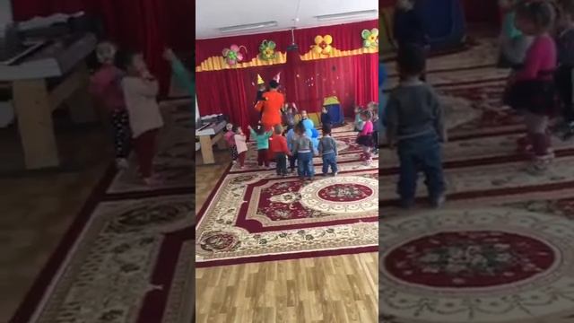 Отмечают день рождения в садике. Али. 2018 год смотреть онлайн