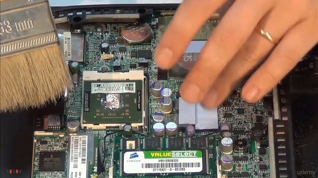 Чистка ноутбука,  чистка системы охлаждения ноутбука, как почистить ноутбук смотреть онлайн