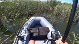 Огромный карп ломает удочку. Боковой кивок. Летняя мормышка.