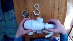 Сборка сифона с отводом А-4010 и А-4054 для кухонной металлической мойки с прямоугольным переливом.