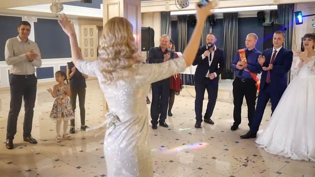 Индийский танец "Джими ача, ача" смотреть онлайн