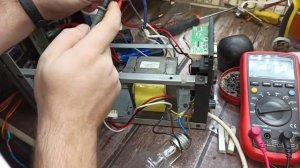 Как подключить трансформатор к 220 вольт при помощи лампочки