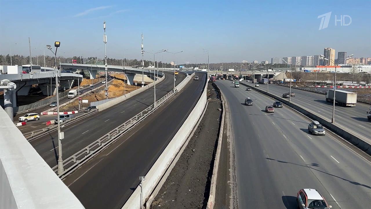 Новая развязка организована на пересечении Московской Кольцевой с улицей Верхние Поля