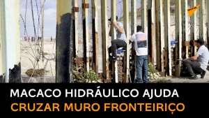 Imigrantes são flagrados arrombando muro fronteiriço entre EUA e México