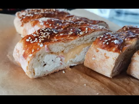 СЫТНЫЙ ЗАВТРАК! Плетенка с омлетом беконом и сыром. Выпечка из слоеного теста. Начинка для плетенки.