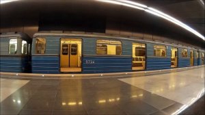 Метропоезд 81-710 «Еж-3» на станции Жулебино [1]