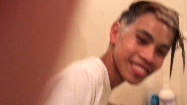 i bleached all my hair off at a sleepover?! смотреть онлайн