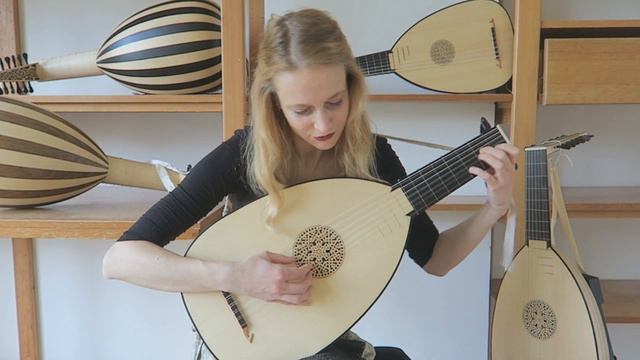 Ieva Baltmiskyte plays The Woods So Wild by William Byrd on 7 course lute by Muzikkon смотреть онлайн