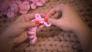 Вяжем руками.Цепочка из воздушных петель. Пряжа Ализе Пуффи ( Файн, Фур) Alize Puffy Koala Baby