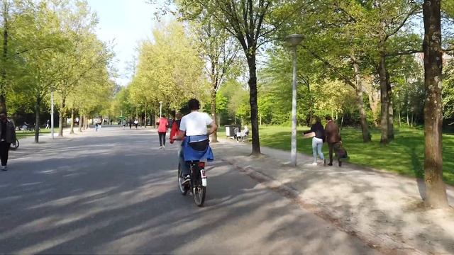 VONDELPARK | Cycling through Amsterdam смотреть онлайн