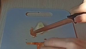 Как удалить сердцевину яблока быстро почистить лук, вырезать сердцевину яблока шприцем.mp4