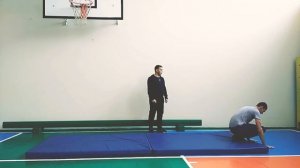 Техника совершенствование кувырка вперёд с комбинации стойка на лопатках .