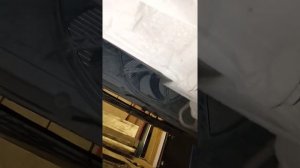 в какую сторону откручивается сливной болт, и масляный фильтр на фф2
