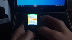 Обзор на кнопочный телефон Fly f+ F196. И лайфхак для тех у кого беспроводные наушники.