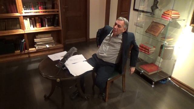 В гостям нашего лектория известный поэт, переводчик, литературовед Михаилом Синельниковым