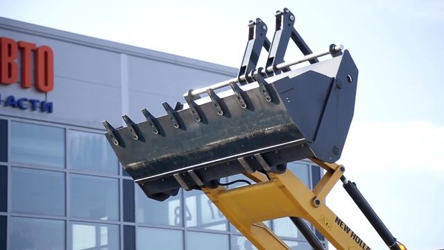 Презентация экскаваторов-погрузчиков New Holland B80B и B100B, Екатеринбург, 14 сентября 2017 смотреть онлайн