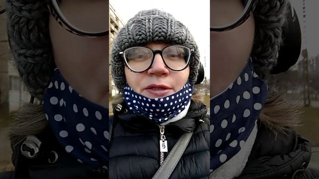 Разговор с друзьями на прогулке