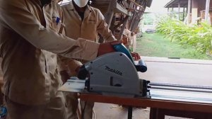 Makita Plunge Cut SP001G