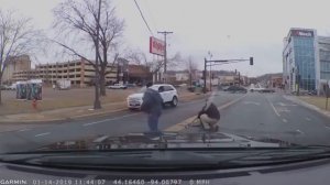 Ребёнок выпал из машины