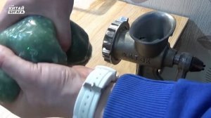 ИЗДЕВАЮСЬ НАД ЛИЗУНОМ   СУЮ В МЯСОРУБКУ   ОН КРИЧАЛ СЕРХИО НЕ НАДО   НО Я СДЕЛАЛ HD