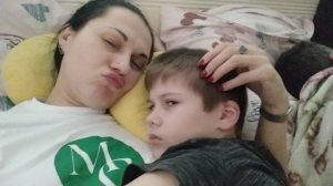 в обед хочется поваляться в постели ? мама и сын 29 октября 2022