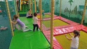 Играем на детской площадке WÖLPILAND 1 сухой бассейн с шариками видео для детей