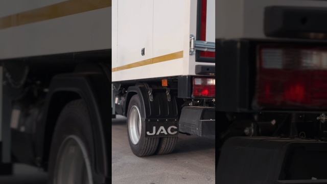 Фургон изотермический на  шасси JAC N56