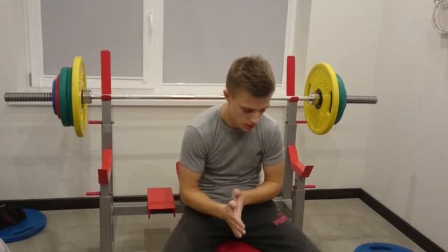 17-ти летний парень выжал 105кг.2 раза смотреть онлайн