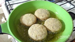 Бифштекс из фарша с яйцом