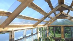 Теплица своими руками из оконных рам покрытая поликарбонатом.Из подручных материалов.