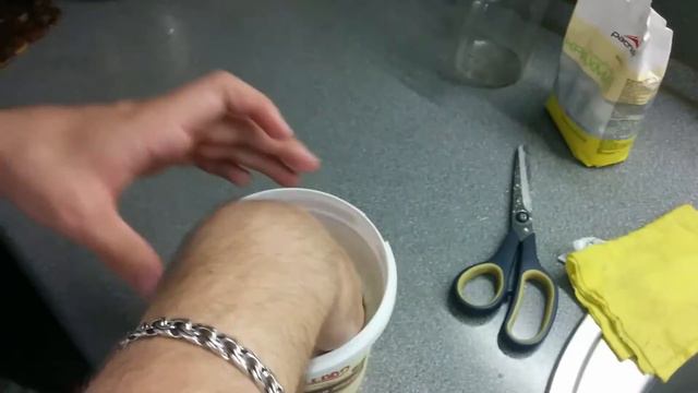 Попытка создать неньютоновскую жидкость смотреть онлайн