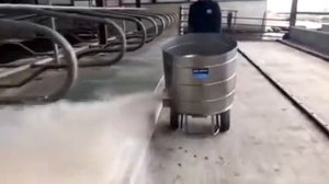 AG MAXI - разбрасыватель опилок и дезинфектантов