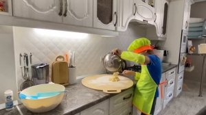 Как приготовить завтрак, когда родителей нет дома)