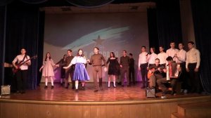 Класс 10-3,4 и 10-5,6 исполняют песню "За тебя, Родина-мать".