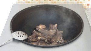 Казан кебаб из говядины ! Готовим электрическим казане.Qozon kabob elektr qozonda tayyorladik.