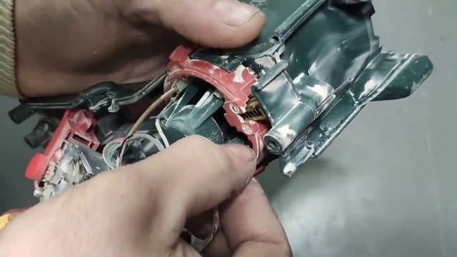 Разборка перфоратора Metabo UHEV 2860-2 Quick часть 1. смотреть онлайн