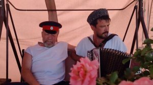 "Из под кочек из под пней"  Н.Агнивцев