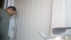 Обрезаем и ставим последнюю планку МДФ быстро без рулетки.