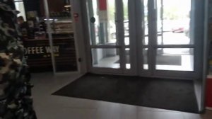 ДИКАЯ АПТЕКАРША ЗАПРЕЩАЕТ СНИМАТЬ ,ВЫЗВАЛА ПОЛИЦИЮ НА ПОКУПАТЕЛЯ(Видеозапреты)