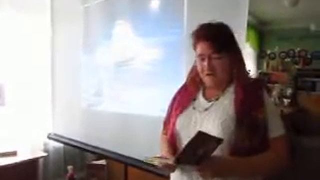 Страна читающая — Вера Волкова читает произведение «Вчера еще в глаза глядел...» М. И. Цветаевой смотреть онлайн