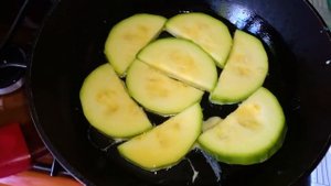 Жареные КАБАЧКИ на сковороде в Кляре с Яйцом очень ЛЕГКО и ПРОСТО. Вкусный Кабачок и простой рецепт
