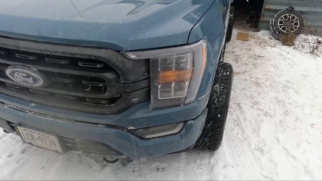 F150 -51 off set vs stocks in winter #reels #videos #ford #offset смотреть онлайн