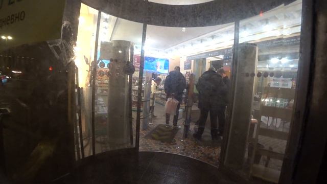 Дом Книги заминирован в Санкт-Петербурге. 12 марта 2021 год. 🚧 Магазин зарыт. Работают 👮🏻♀️🐕 смотреть онлайн