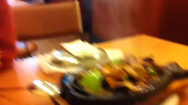 М'ясо на гарячій сковорідці. смотреть онлайн