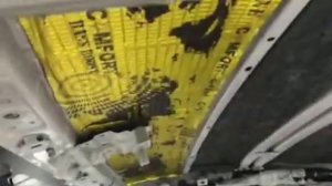 После нанесения виброизоляции в двери Тойота Рав 4, установили два полноценных слоев на крышу
