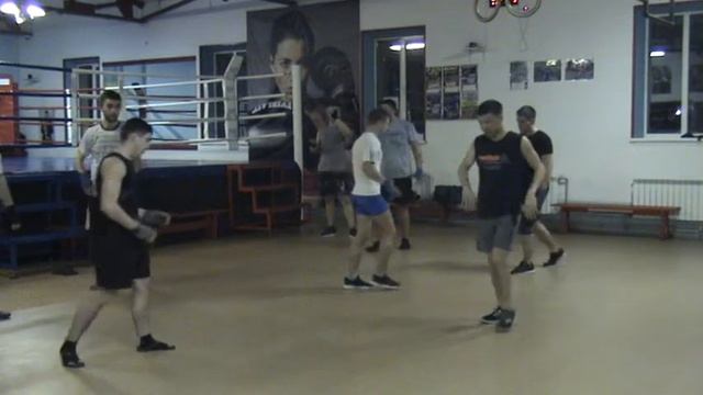 Маневр , пуш-пуш , сайдстепы , уклоны , нырки смотреть онлайн