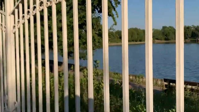 Прогулка возле Западного Пруда, Посёлок Совхоза имени Ленина, 06.08.2023 смотреть онлайн